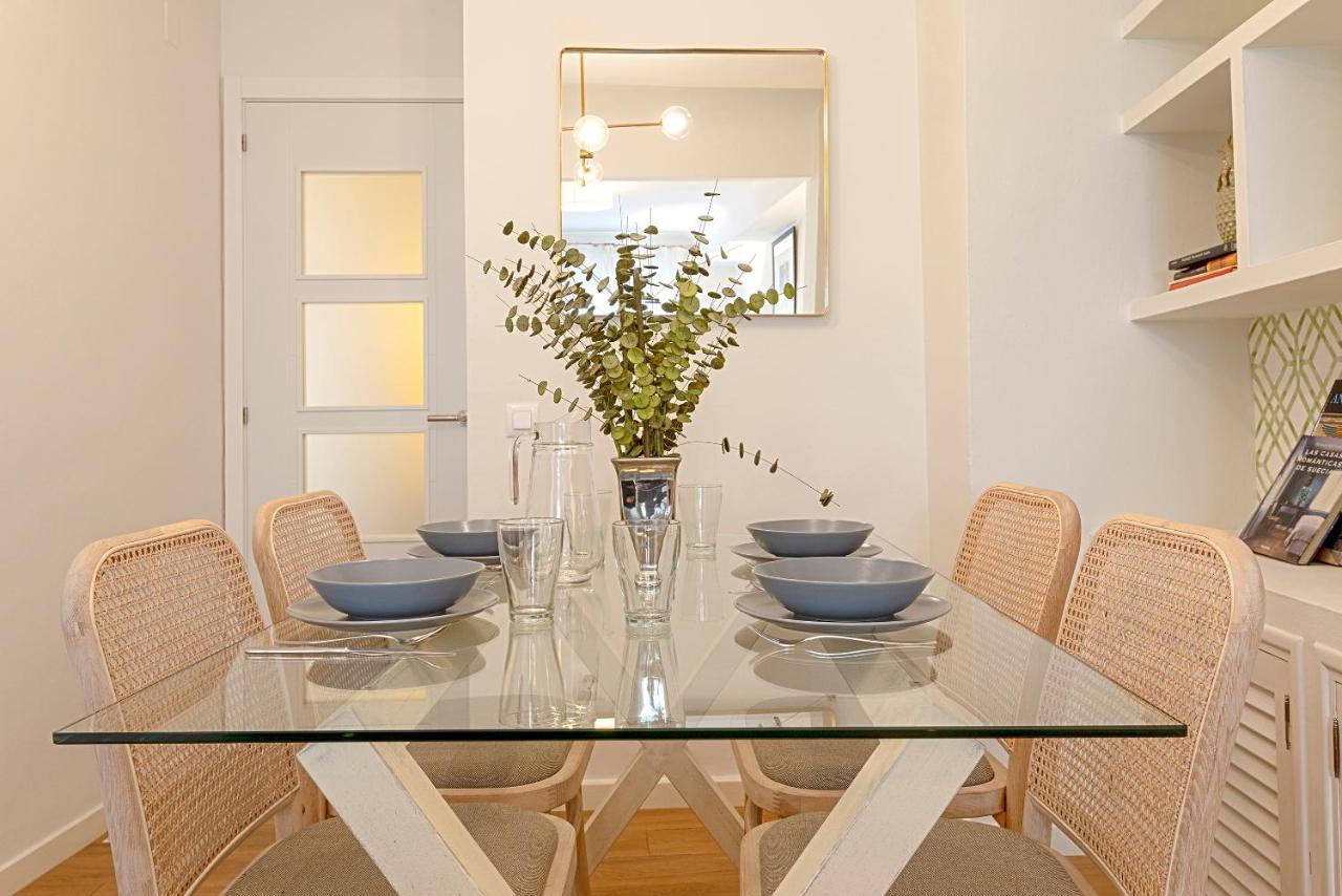 Genteel Home Velarde Siviglia Esterno foto