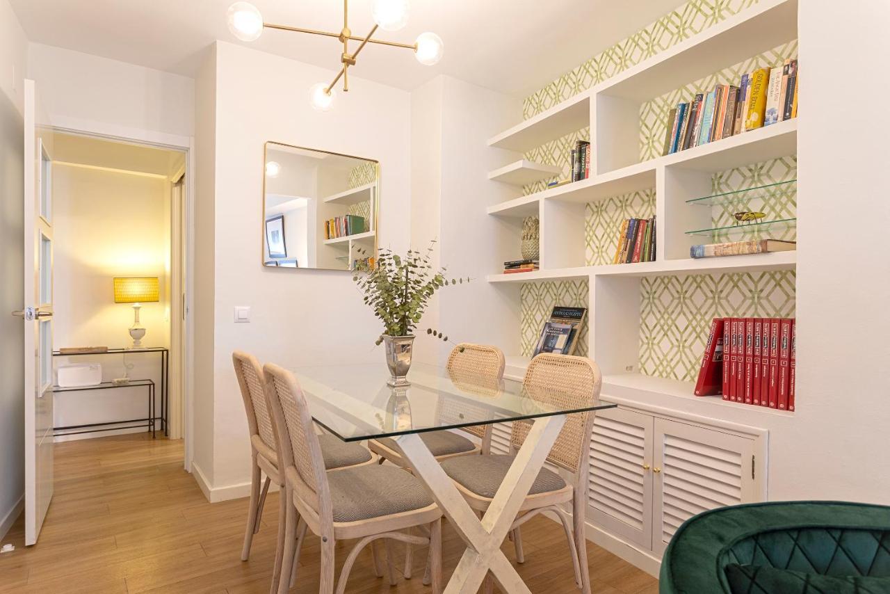 Genteel Home Velarde Siviglia Esterno foto
