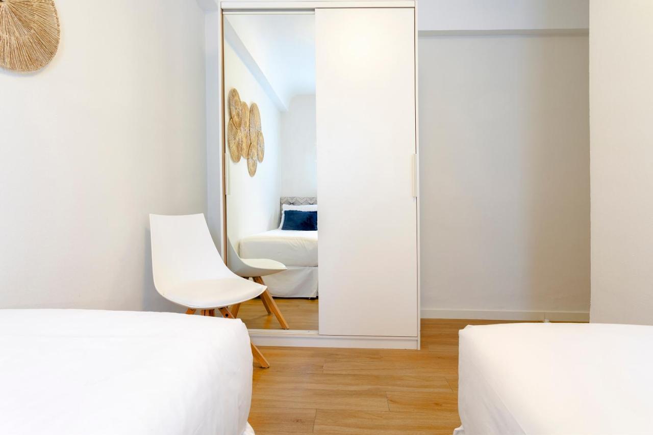 Genteel Home Velarde Siviglia Esterno foto