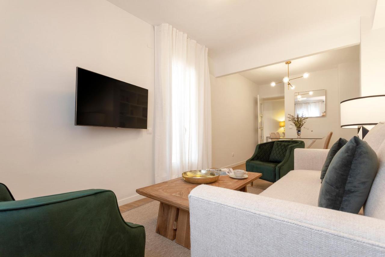 Genteel Home Velarde Siviglia Esterno foto