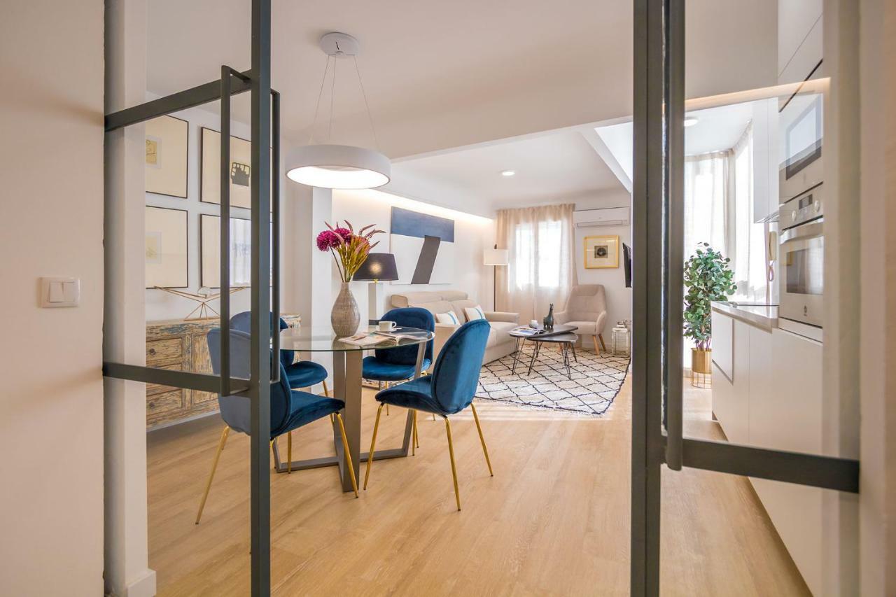 Genteel Home Velarde Siviglia Esterno foto