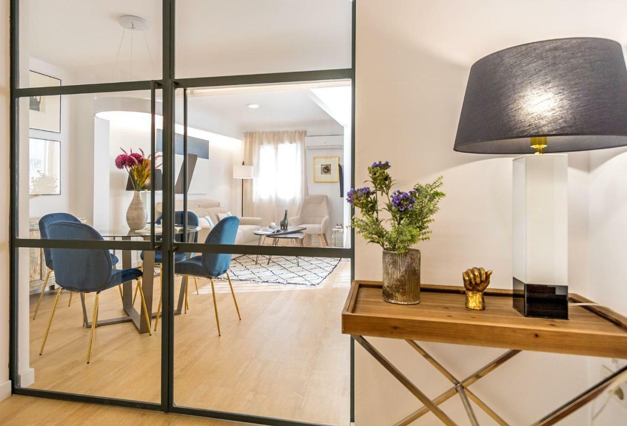 Genteel Home Velarde Siviglia Esterno foto