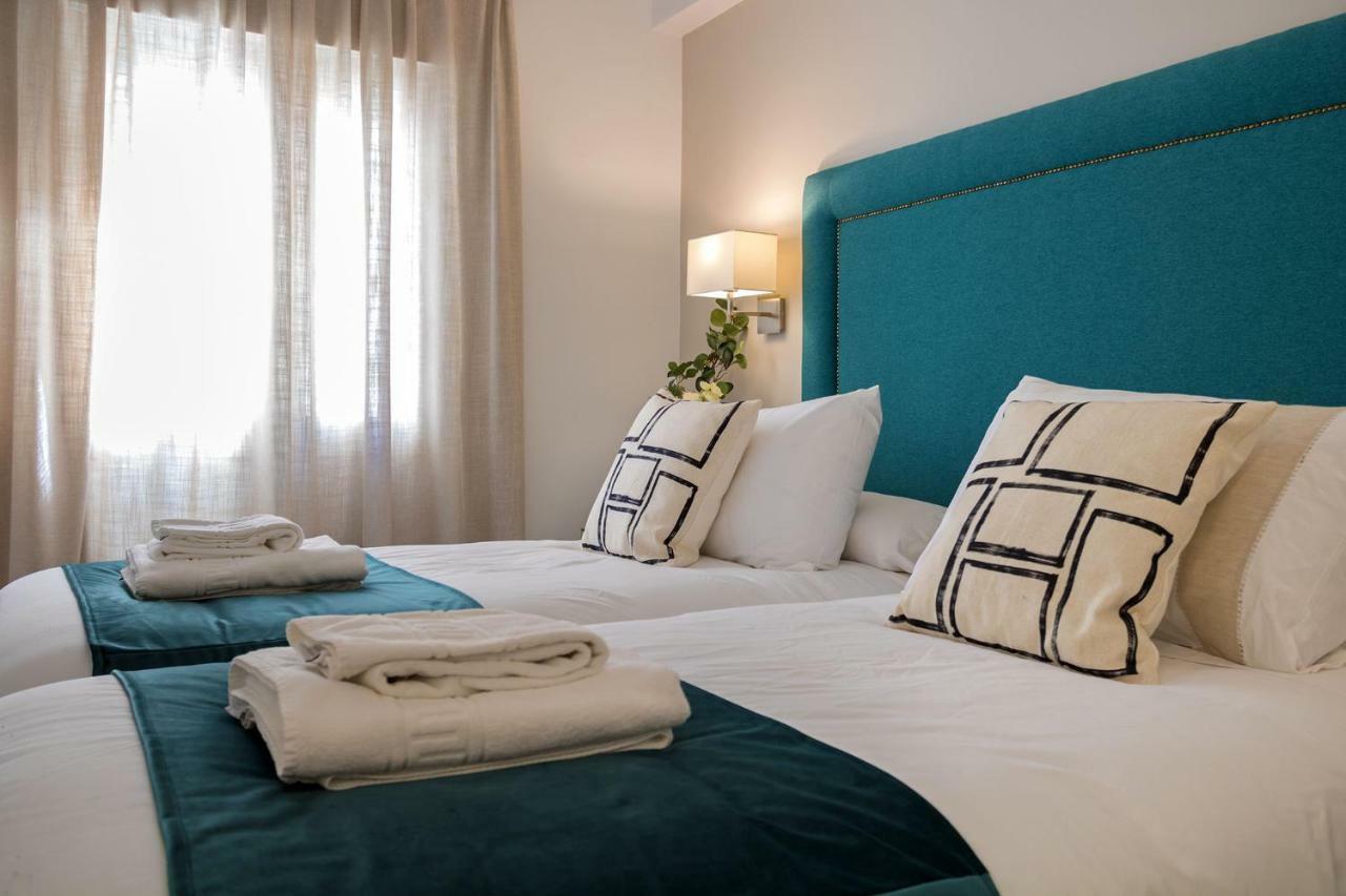 Genteel Home Velarde Siviglia Esterno foto